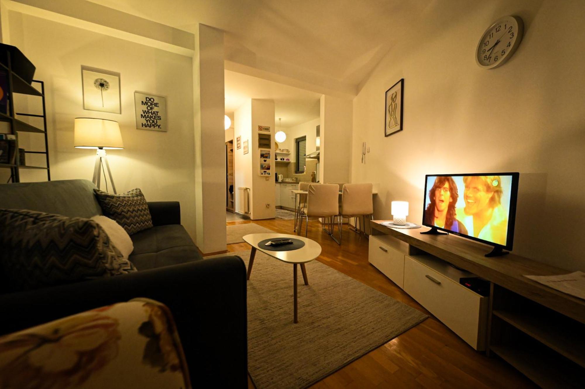 L&B Studio Apartment Prishtinë Luaran gambar