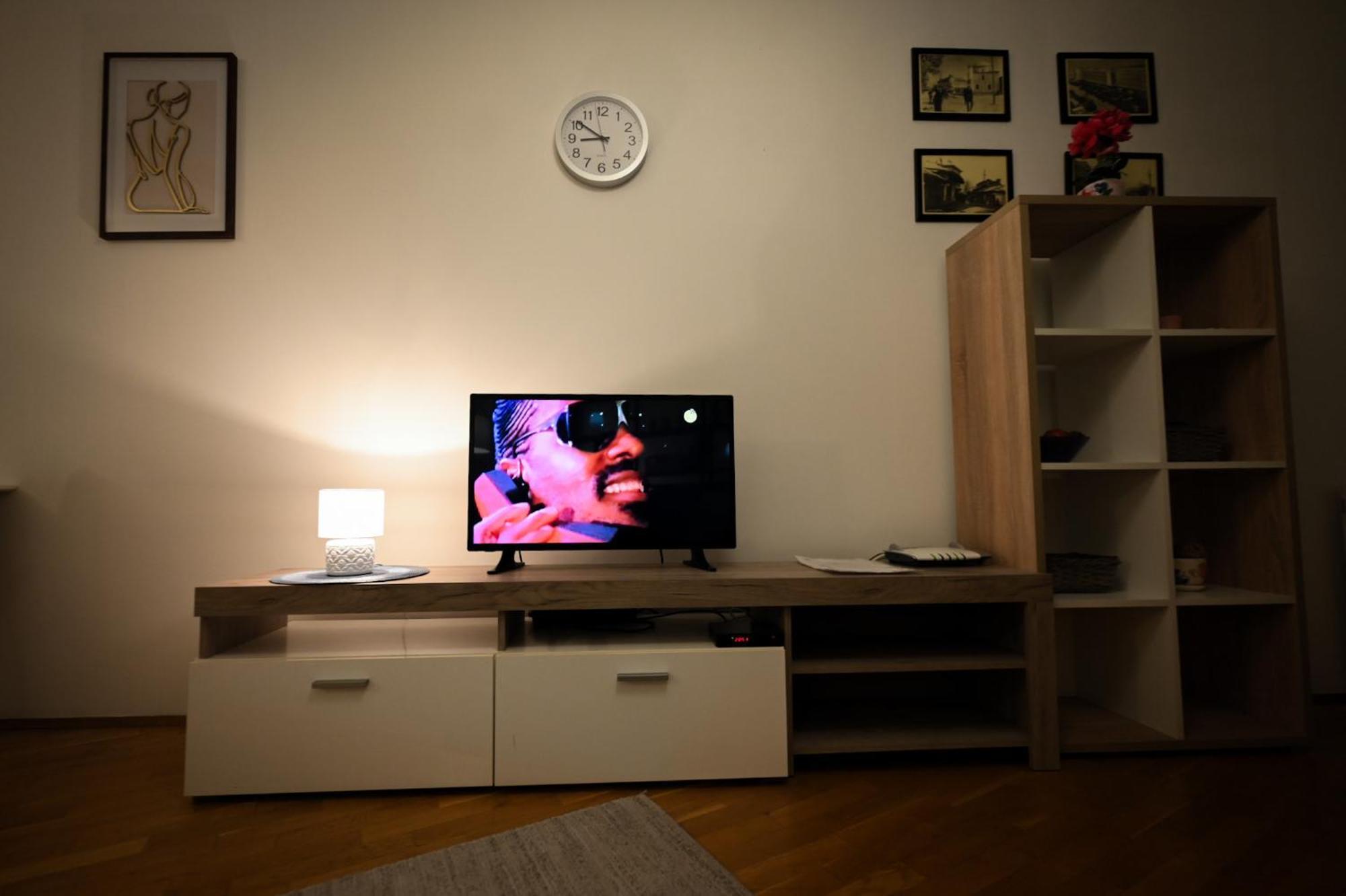 L&B Studio Apartment Prishtinë Luaran gambar